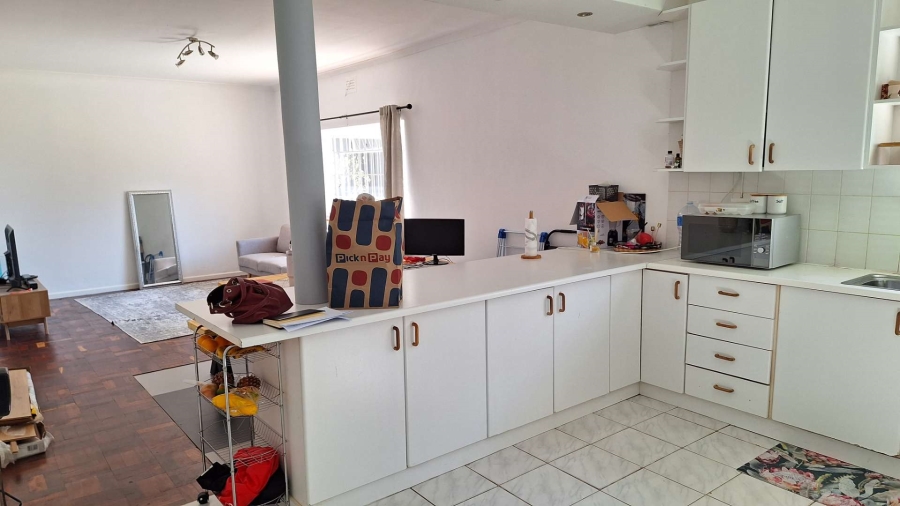 2 Bedroom Property for Sale in Vredehoek Western Cape